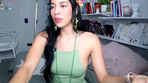 Snapshot of nikol_je chatting on 5, 2, 2026 Nicole cam online show from 5, 2, 2026