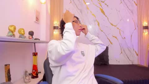    online show from 15, 4, 2026