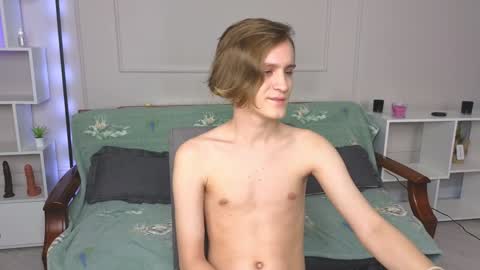 Snapshot of nikompell chatting on 10, 1, 2025 niko online show from 10, 1, 2025