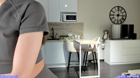 Bella online show from 29, 1, 2025