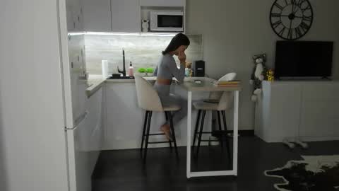 Bella online show from 29, 9, 2025