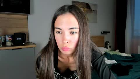 Bella online show from 31, 5, 2026