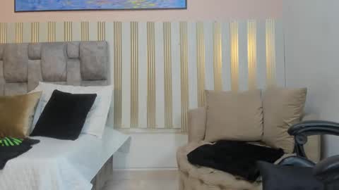 nina_glow_ online show from 17, 3, 2026