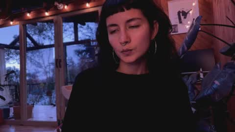 Nina.  online show from 27, 4, 2026