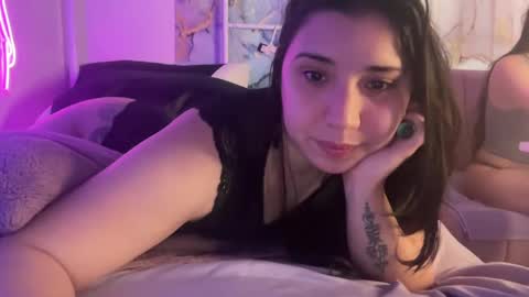 nina_lovez online show from 5, 3, 2025