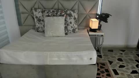  Nina  online show from 11, 10, 2025