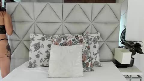  Nina  online show from 30, 10, 2025