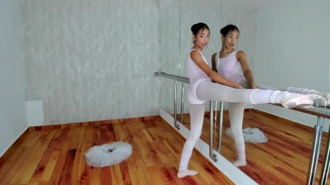 Snapshot of nina_ponse chatting on 31, 1, 2025 Natalia FOLLOW ME ---- nathy po online show from 31, 1, 2025