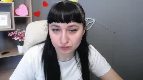 ninaflawlees online show from 12, 5, 2026