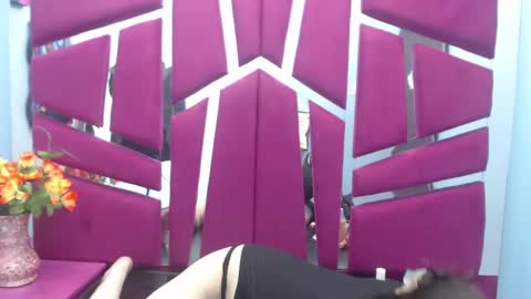 Snapshot of ninahot_ chatting on 11, 3, 2025 Nina online show from 11, 3, 2025