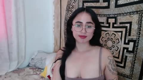 N I N A online show from 8, 1, 2025