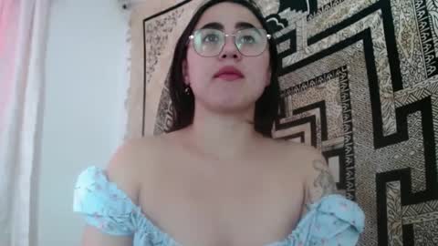 N I N A online show from 23, 9, 2025