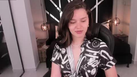 nini_solei online show from 23, 4, 2026