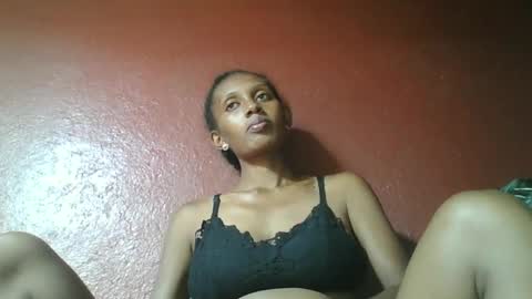 ninie246746 online show from 17, 2, 2025