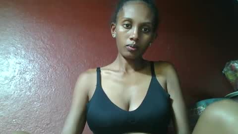 ninie246746 online show from 24, 2, 2025