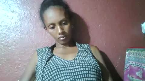 ninie246746 online show from 10, 3, 2025