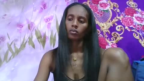 ninie246746 online show from 19, 3, 2026