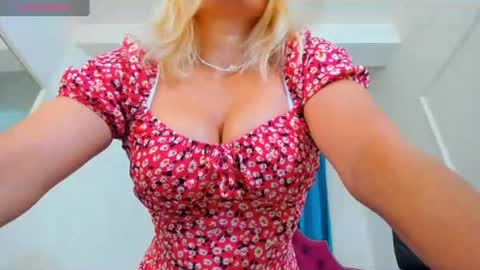 Snapshot of ninna_dee chatting on 6, 7, 2026 nina dee online show from 6, 7, 2026