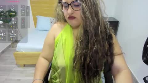 Snapshot of niraksil chatting on 12, 9, 2025 Niraksil online show from 12, 9, 2025