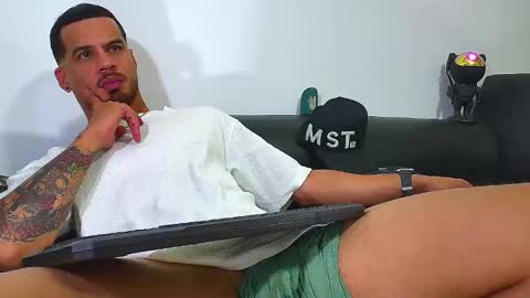 Snapshot of nixon347932 chatting on 19, 2, 2025 Nicolas Muscle online show from 19, 2, 2025