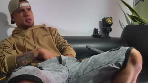 Snapshot of nixon347932 chatting on 13, 10, 2025 Nicolas Muscle online show from 13, 10, 2025