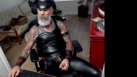 Snapshot of njdbear chatting on 7, 4, 2026 Don online show from 7, 4, 2026