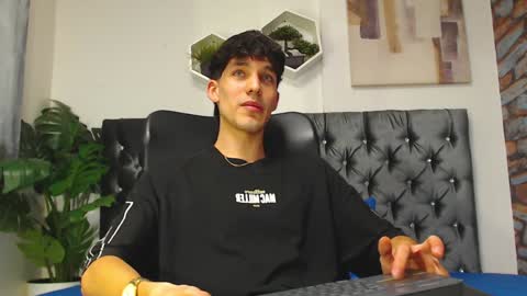 Snapshot of noah_brigth chatting on 13, 12, 2024 Noah Brigth online show from 13, 12, 2024