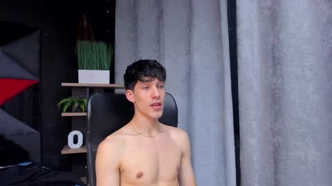 Snapshot of noah_brigth chatting on 19, 12, 2024 Noah Brigth online show from 19, 12, 2024