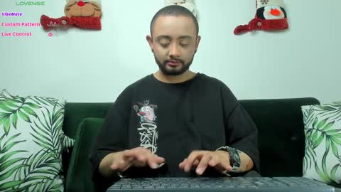 Snapshot of noah_devil chatting on 30, 12, 2024 Noah online show from 30, 12, 2024