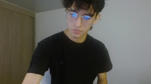 Snapshot of noah_millerx_ chatting on 19, 6, 2026 noah online show from 19, 6, 2026