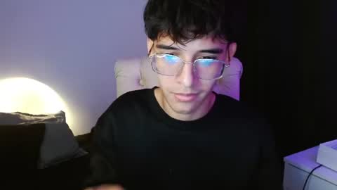 Snapshot of noah_millerx_ chatting on 4, 7, 2026 noah online show from 4, 7, 2026