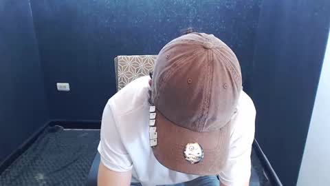 Snapshot of noah_sokolov chatting on 8, 11, 2025 noah_sokolov online show from 8, 11, 2025