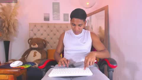 Snapshot of noah_sthone chatting on 8, 2, 2026 N O AH - S T H O N E online show from 8, 2, 2026