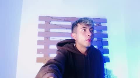Snapshot of noah_xitruxx chatting on 11, 1, 2025 Noah online show from 11, 1, 2025
