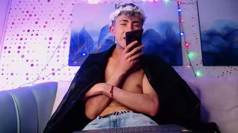 Snapshot of noah_xitruxx chatting on 25, 1, 2025 Noah online show from 25, 1, 2025