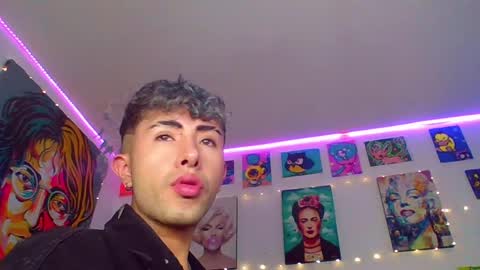 Snapshot of noah_xitruxx chatting on 8, 2, 2025 Noah online show from 8, 2, 2025