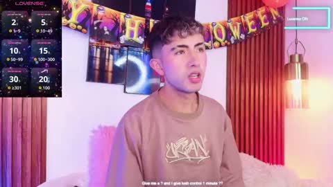 Snapshot of noah_xitruxx chatting on 7, 10, 2025 Noah online show from 7, 10, 2025