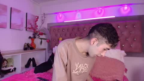 Snapshot of noah_xitruxx chatting on 15, 10, 2025 Noah online show from 15, 10, 2025