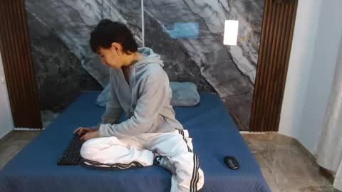 Snapshot of noahwalker__ chatting on 15, 4, 2026 online show from 15, 4, 2026