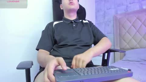 Snapshot of noahwolff_ chatting on 7, 2, 2026 Noah online show from 7, 2, 2026