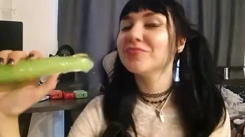 Snapshot of noellefox chatting on 18, 6, 2026 Noelle online show from 18, 6, 2026