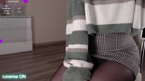 noelleneptune online show from 10, 4, 2026