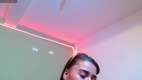 Noha Thomson online show from 30, 1, 2025