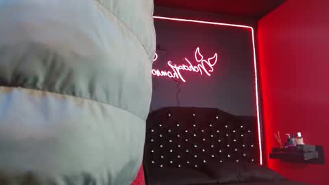 Noha Thomson online show from 7, 3, 2026