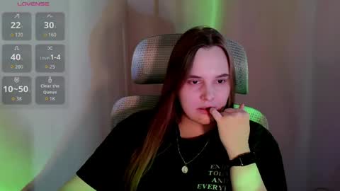noir_ember_ online show from 7, 6, 2026