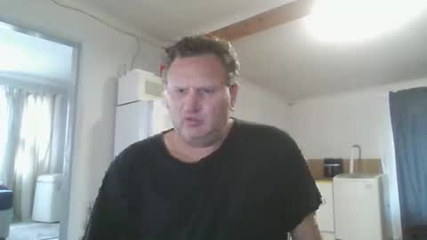 Snapshot of nollie244 chatting on 18, 10, 2025 Nollie online show from 18, 10, 2025