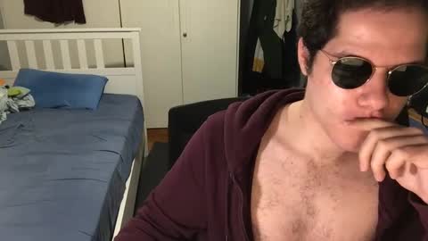 Snapshot of nongay379444 chatting on 17, 12, 2024 nongay379444 online show from 17, 12, 2024