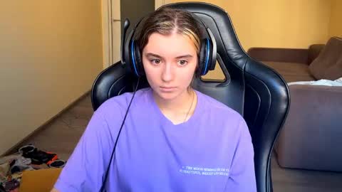 Elena online show from 16, 4, 2026