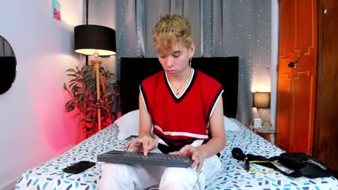 Snapshot of novaybrian chatting on 14, 1, 2025 NovayBrian online show from 14, 1, 2025