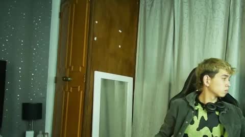 Snapshot of novaybrian chatting on 13, 2, 2025 NovayBrian online show from 13, 2, 2025